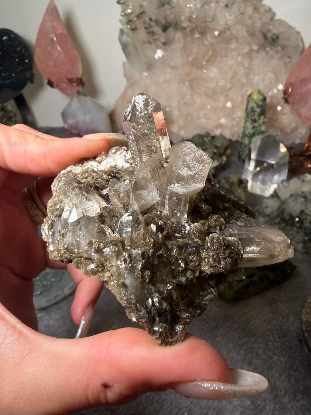 Green lepedoilite with Mica